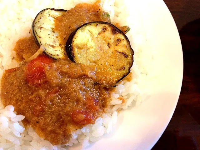 新宿三丁目、草枕のなすトマトチキンカレー。|スパイシー丸山さん