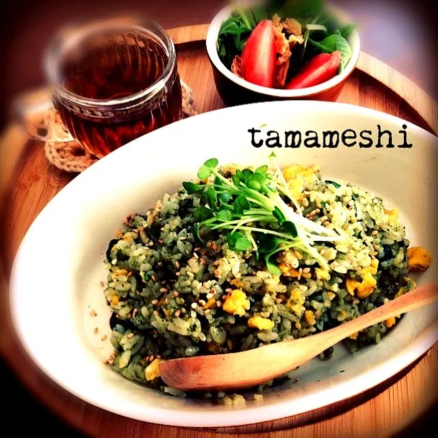 tama家の春菊炒飯＊春菊のジェノバソース風を使って♡|tamaさん