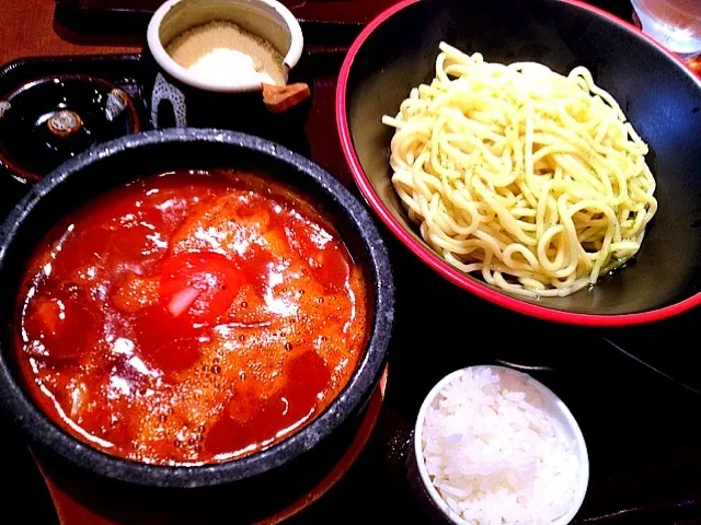 Snapdishの料理写真:節系とんこつらぁ麺おもと トマトつけ麺|カウンター嬢さん