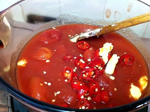 tomato sauce with butter, a spicy version|Na'imah Amanullahさん