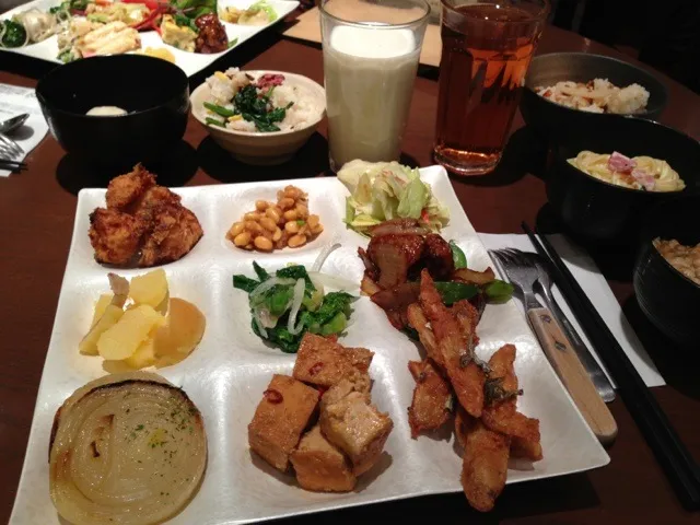 自然食バイキング ハーベストでお昼ゴハン😋|サカイ ユウマさん