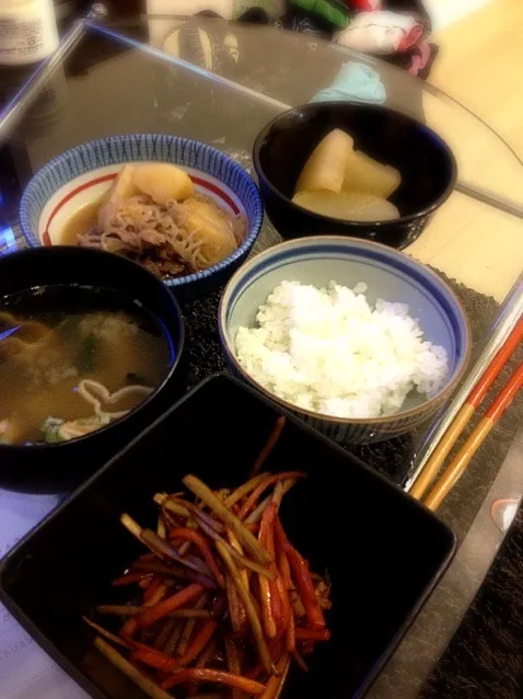 きんぴらごぼう、大根煮、肉じゃが、お味噌汁、ご飯|野村公代さん