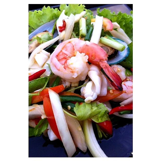 Mix seafood w/ spicy salad thai style|MoONaaE'さん