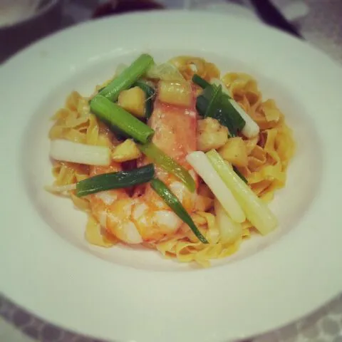 Ee fu noodles with prawn for a person's serving|genさん