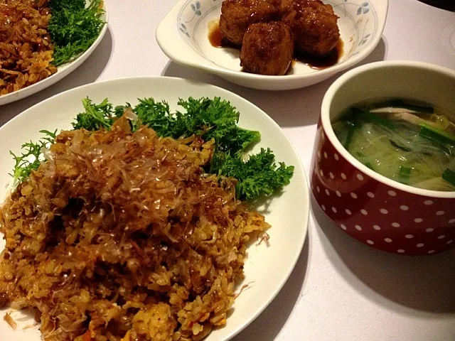 Snapdishの料理写真:豚キムチ納豆炒飯、春雨スープ、魚すり身甘酢煮|ぱんちゃんさん