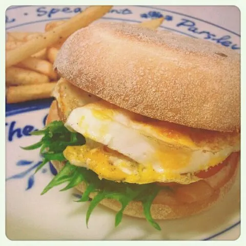 Snapdishの料理写真:English egg muffin|yukiさん