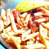 penne with spicy tomato sauce|Na'imah Amanullahさん