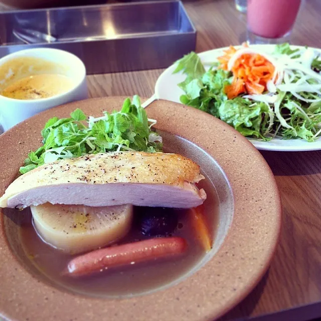 Snapdishの料理写真:鶏胸肉のポトフ ヘルシーランチ@GARB江の島|akiさん