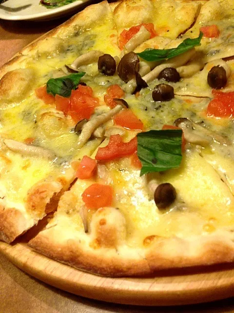 Gorgonzola cheese pizza|mさん