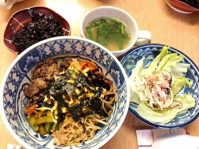 Snapdishの料理写真:ビビンバ、海老の松の実和え、ひじきの炒め煮、挽肉と春雨のにんにくスープ|虎キチ6さん