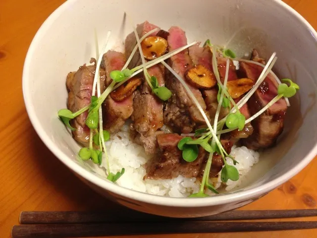 ステーキ丼③鹿児島牛で♪|いえもんさん