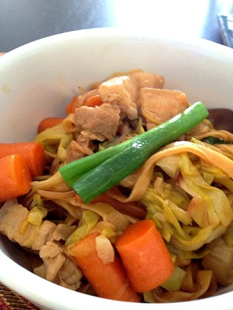 Braised noodle with pork belly and yellow chives|Ong Sor Fernさん