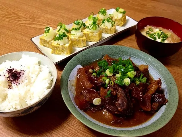 スジ肉と大根の土手焼き、出し巻き卵、具沢山味噌汁♡|姫mamaさん