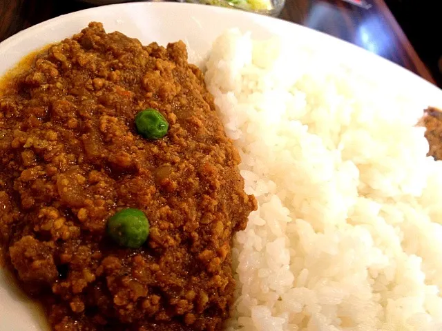 京橋、京橋屋カレーのツインカレー(辛口伊達鶏カレー＋キーマ）。|スパイシー丸山さん