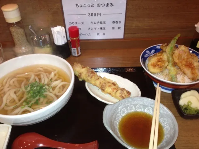 かけうどんに天丼にちくわ天|ちーちゃんさん