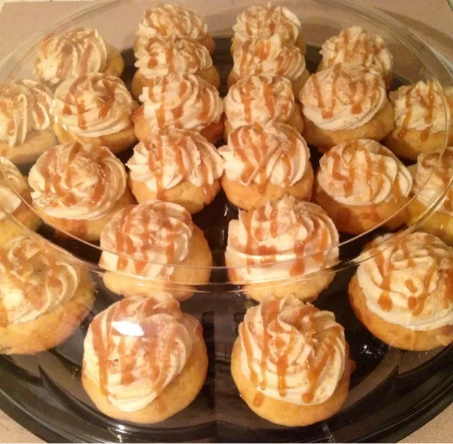 Snapdishの料理写真:Cake-cake cupcakes! Banana pudding cheesecake cupcakes|Homestyle Gourmetさん