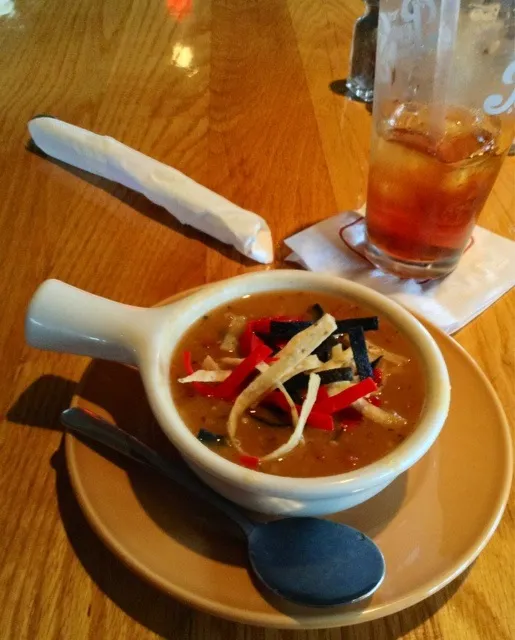 CHICKEN TORTILLA SOUP|Romeoさん