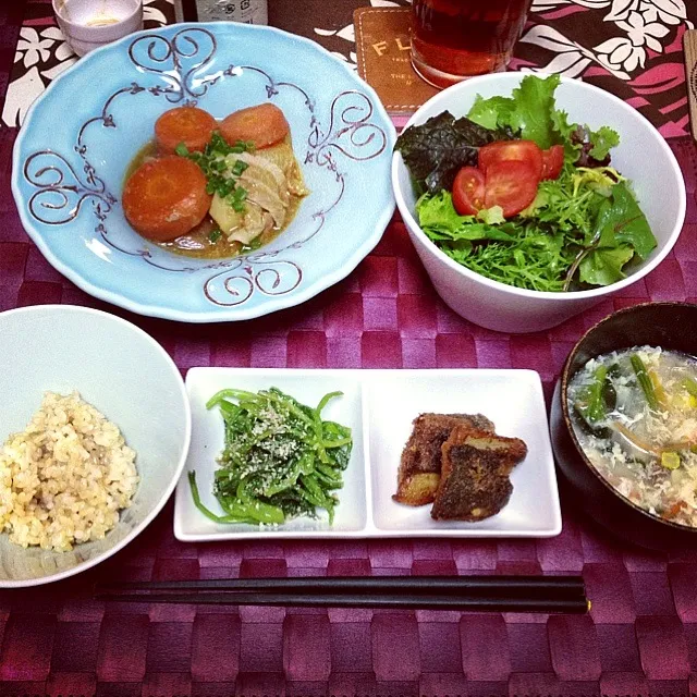 にんじんとじゃがいもと豚バラの醤油麹煮、ほうれん草の胡麻和え、ヤズの竜田揚げ、たっぶりやさいのかき玉汁|SAYAKAさん