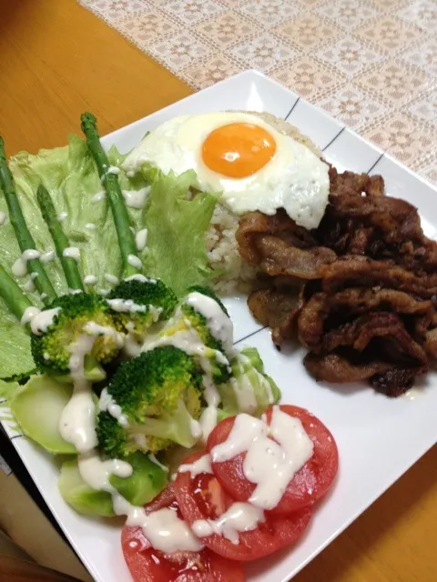 Set menu fried rice with dried port strip adobo and fresh vegetable|sumagaさん