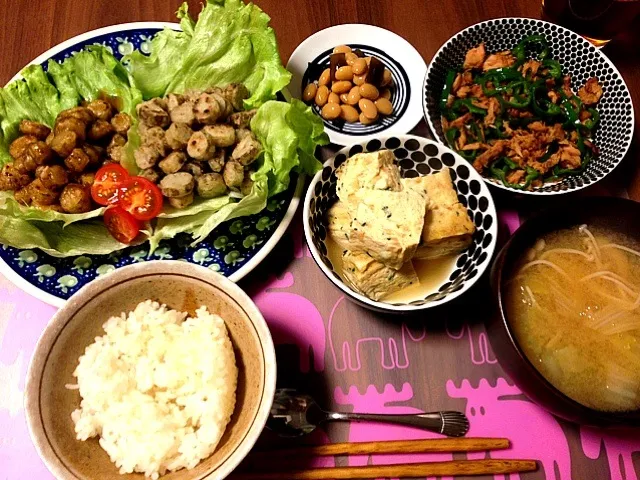 ヘルシーご飯 ごぼうのカリカリ揚げ 豆腐と野沢菜入り卵焼き ツナピーマン炒め 煮豆 白菜のお味噌汁|つなこさん