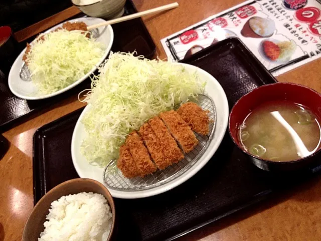 Snapdishの料理写真:ロースかつ定食＠さかい精肉店|Sumichanさん