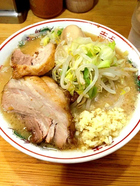 神豚 麺少なめラーメン|ponnaoさん