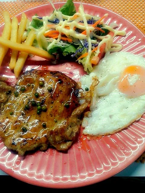 Pork Steak wz black pepper n sunny side up egg|Toa Nakaratさん