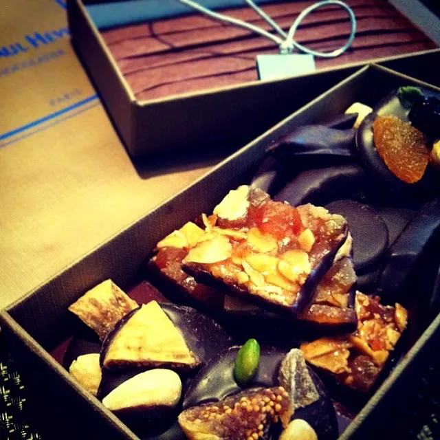 Snapdishの料理写真:Souvenir from Paris 🇫🇷........ Jean Paul Hevin Chocolate ♡♡♡|tayukoさん