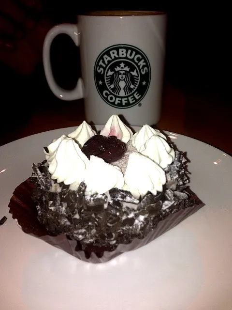 cherry choco starbucks cake|carla santiagoさん