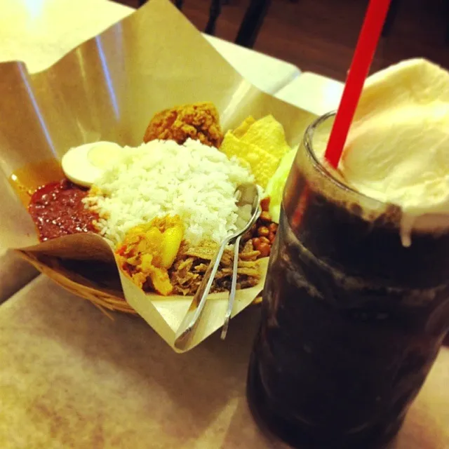 Nasi Lemak Special @ Oldtown White Coffee|vennie leeさん