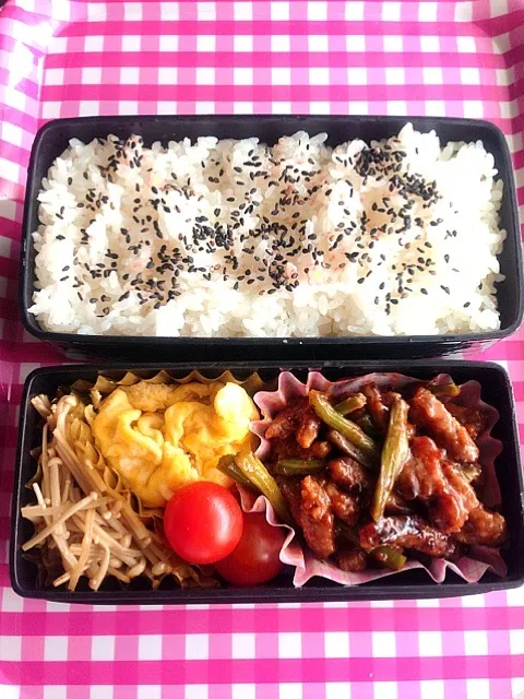 牛肉とにんにくの芽炒めのお弁当⭐|なおこさん