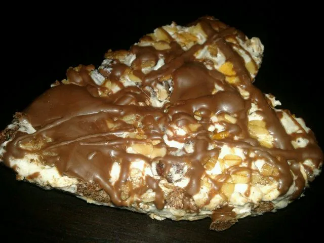 marsmallow/cereal/oat seeds dry fruit mix with chocotop-heart cookie|Lynさん