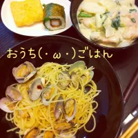 Snapdishの料理写真:ボンゴレ チキン白菜クリーム煮 巻き寿司|hi-mamさん