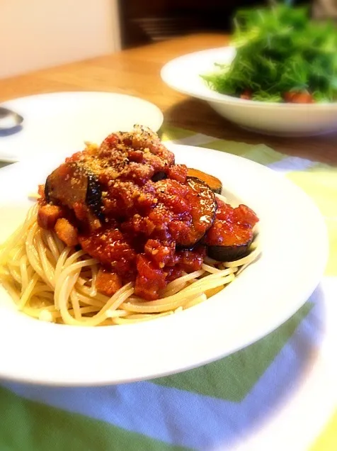 茄子とベーコンのトマトソースパスタ|ひとしさん