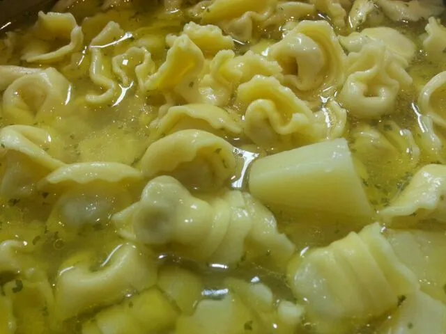 Snapdishの料理写真:tortellini in broth|hasnine enam Aliさん