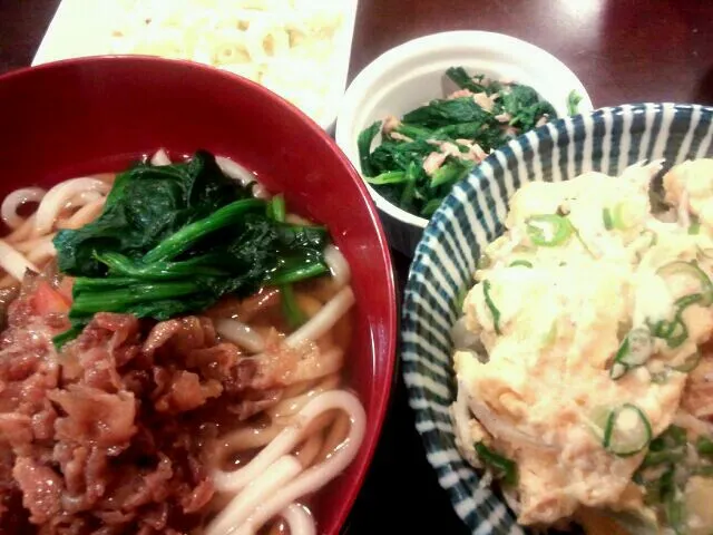 Snapdishの料理写真:肉うどん&しらす卵とじ丼|フウミンさん