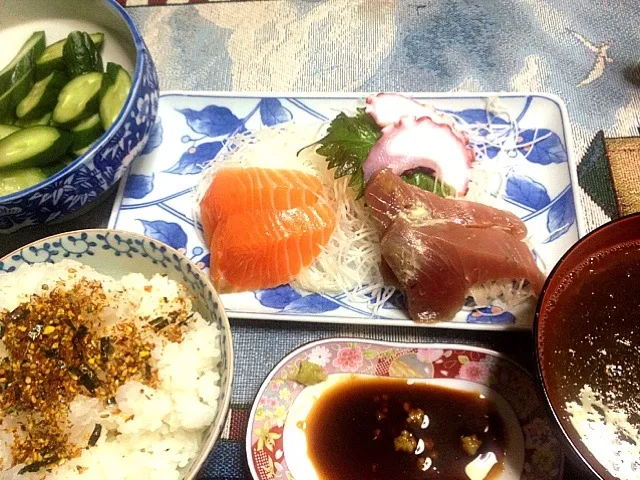 今日の夕飯 刺身で、ご飯|sakumaさん