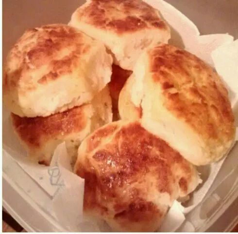 Made from scratch buttermilk biscuits|Lucretia Sandersさん