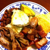 Snapdishの料理写真:Columbian bandeja and arepa con queso|sandy luuさん