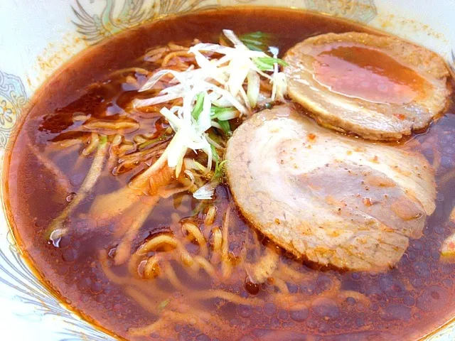 今日の社食は葱チャーシュー麺。440円。具が少ないんじゃない？というツッコミはなしでお願いしますw|ルーア・ブランカさん