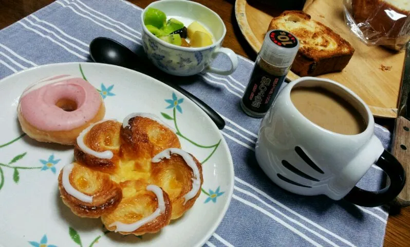 朝食(イーダちゃんのお花パン)|シェリリンさん