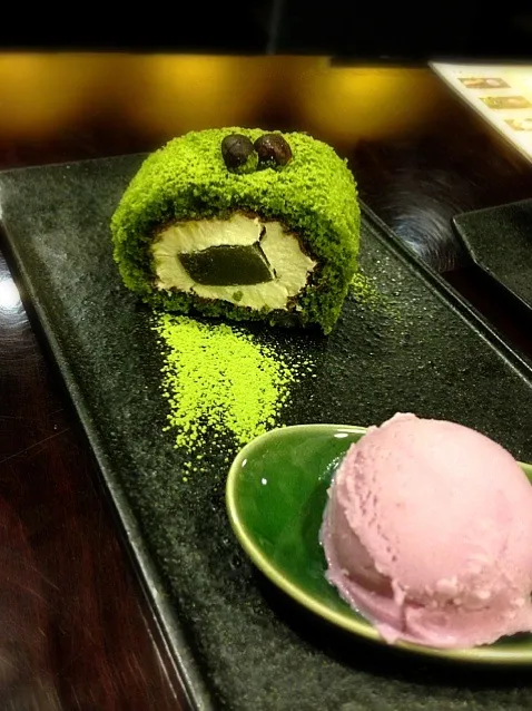 Matcha roll with sweet potato ice cream|PhUnGさん