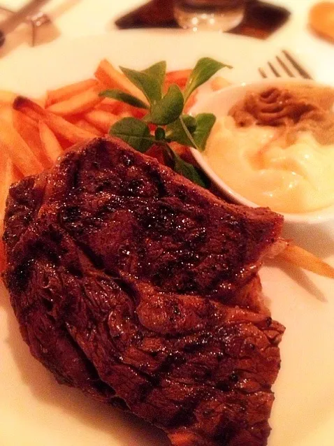 Steak frite from the new spring menu|lauren shannonさん