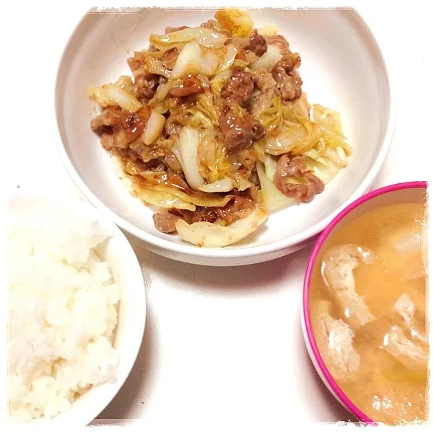 昨日の夕飯  キャベツと豚肉の味噌だれいため|Bet2yさん