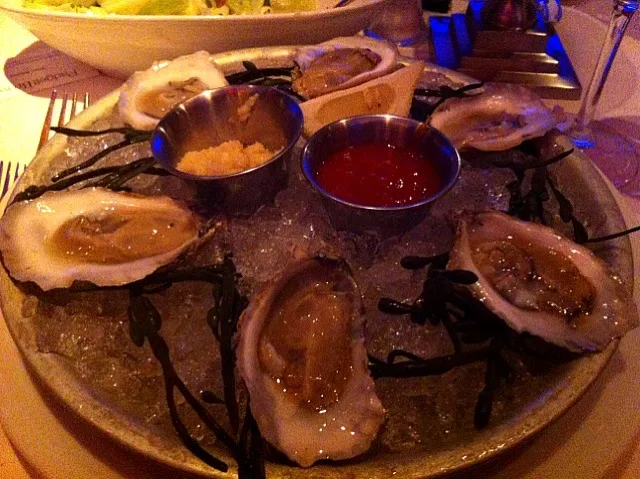 Oysters on the half shell at Ocean Prime, Atlanta|Del Martinさん