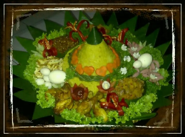 Rice tower (nasi tumpeng) for my son's b'day, my mom made it from other parts of country... luv u mom...|Asti 🌸🌸さん