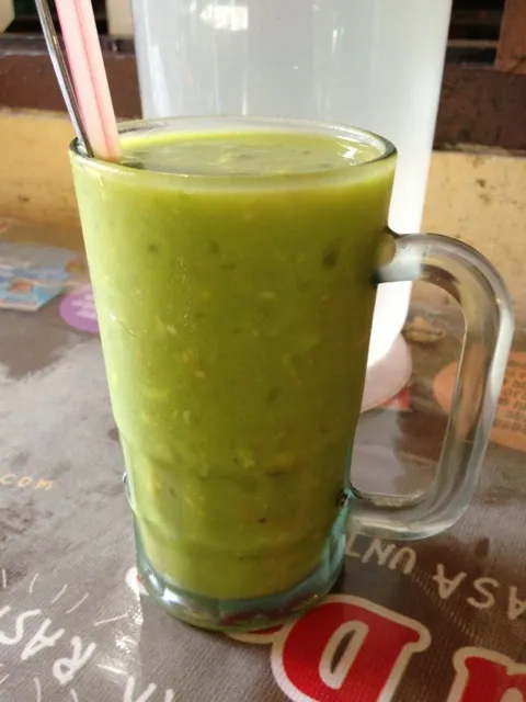 Snapdishの料理写真:Indonesian avocado chilled soup|rezarinaldiさん