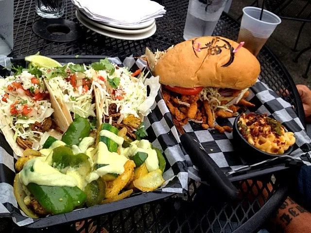 Jerk Pork Tacos and a fried clam Po Boy.|amyさん