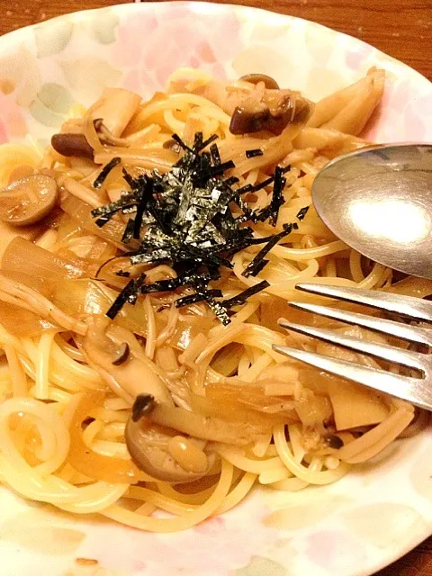 Snapdishの料理写真:和風キノコパスタ|あずあずさん