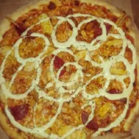 spicy chicken salami nuts pizza|Lynさん